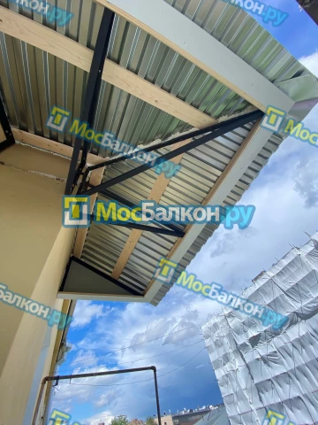 Крыша на балконе в Фрязино монтаж и ремонт по выгодной цене от МосБалкон