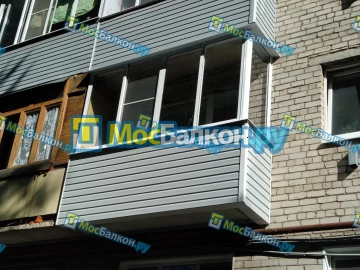 Остекление балкона в хрущевке под ключ в Москве низкие цены в «Мосбалкон