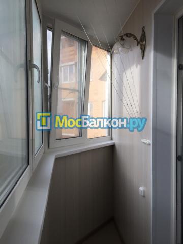 Остекление эркерного балкона пластиковыми окнами